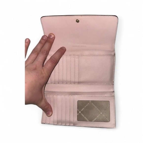 MICHAEL KORS
Jet Set Travel Crossgrain Leather Tri-Fold Wallet - Picture 2 of 4